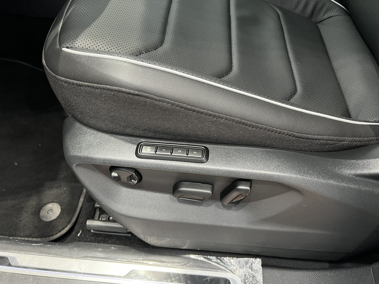 z4902927473452_04f0a5186ebcb014d6858a6c1e6fbf75